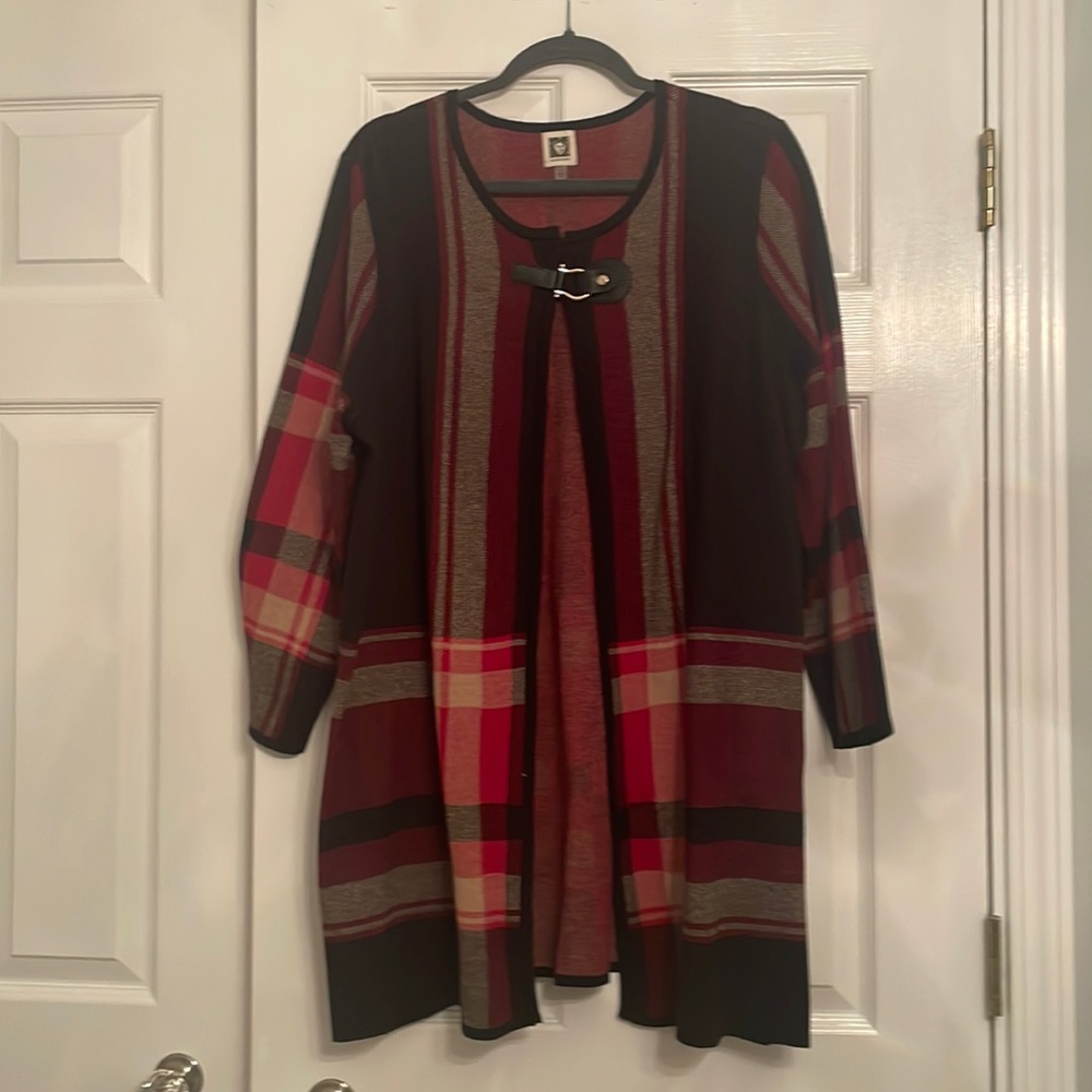 Anne Klein 1x sweater with leather clasp never been worn no tags